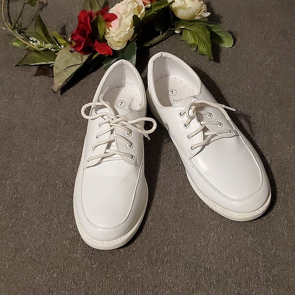 Auston boys white dressing shoes 👞